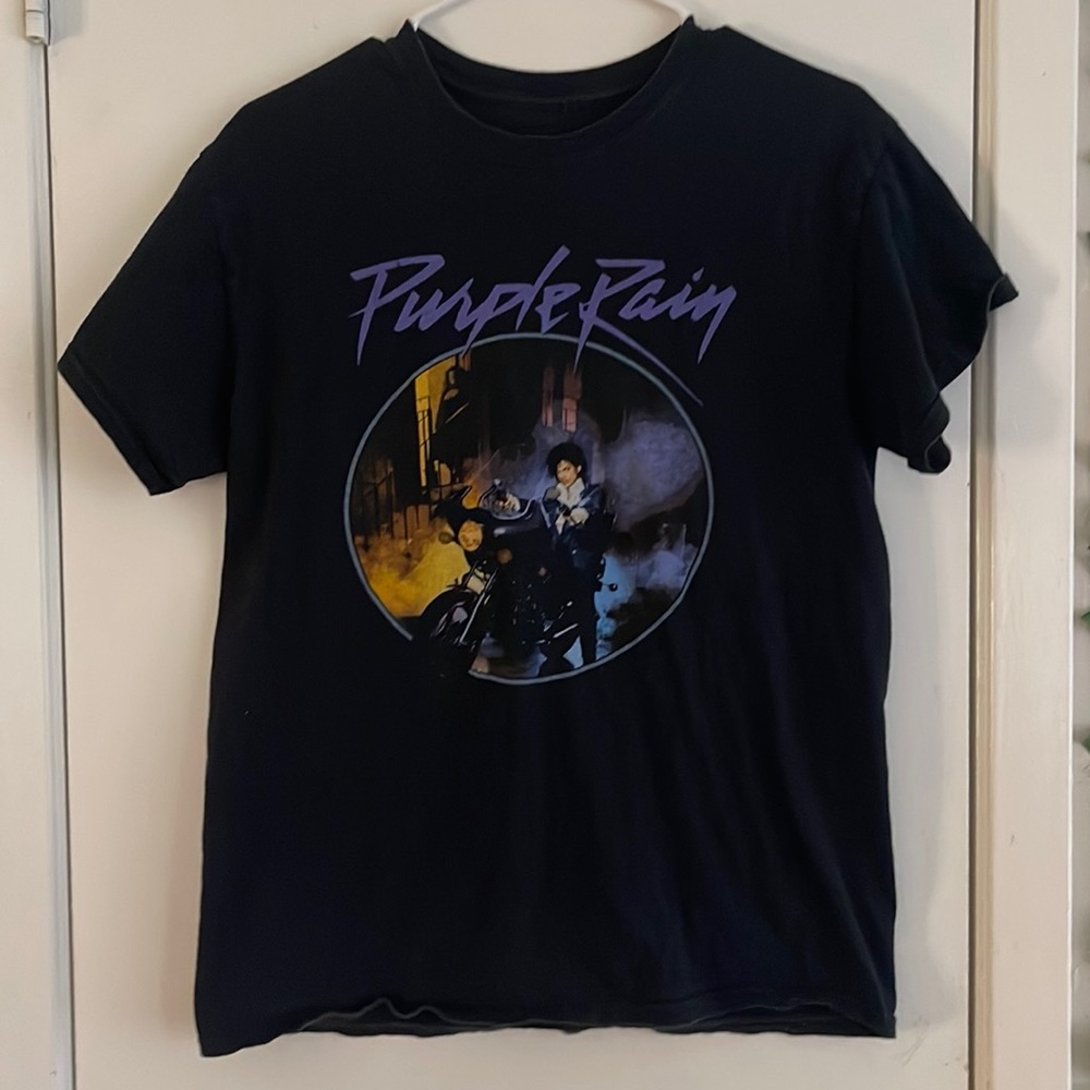 graphic tee